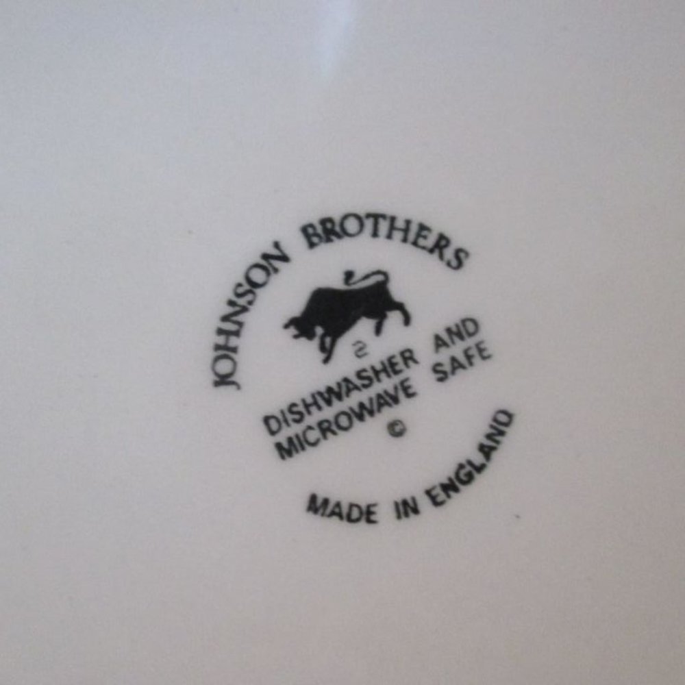 2 Square Salad Plates 8 inch Johnson Brothers China - Picture 2 of 4
